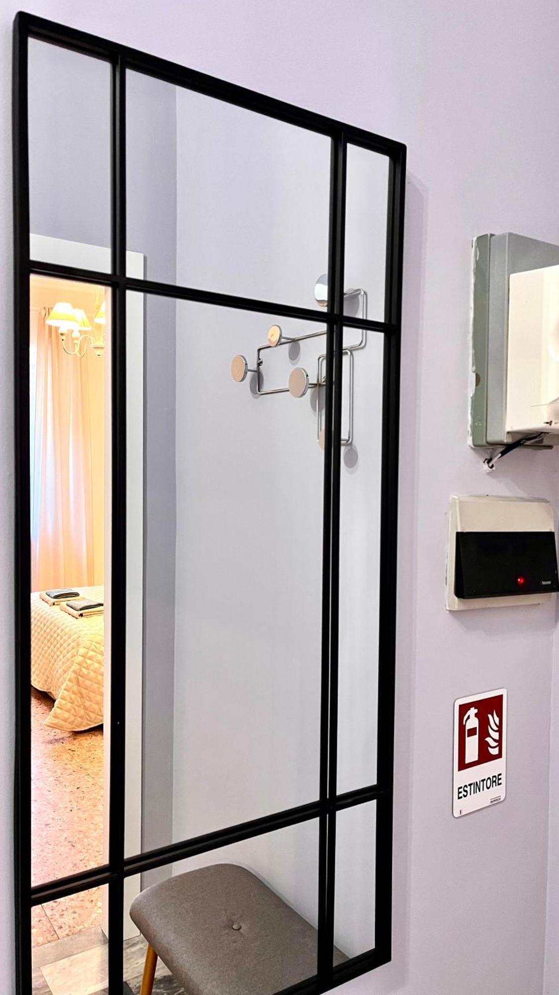 Appartamento Moderno Freidour, Metro Rivoli Turin Exteriör bild